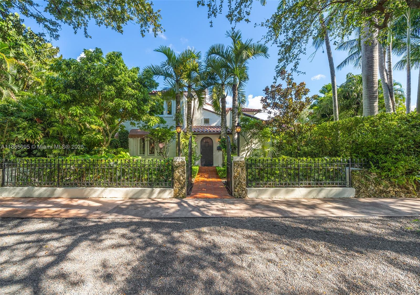 225 Alesio Ave