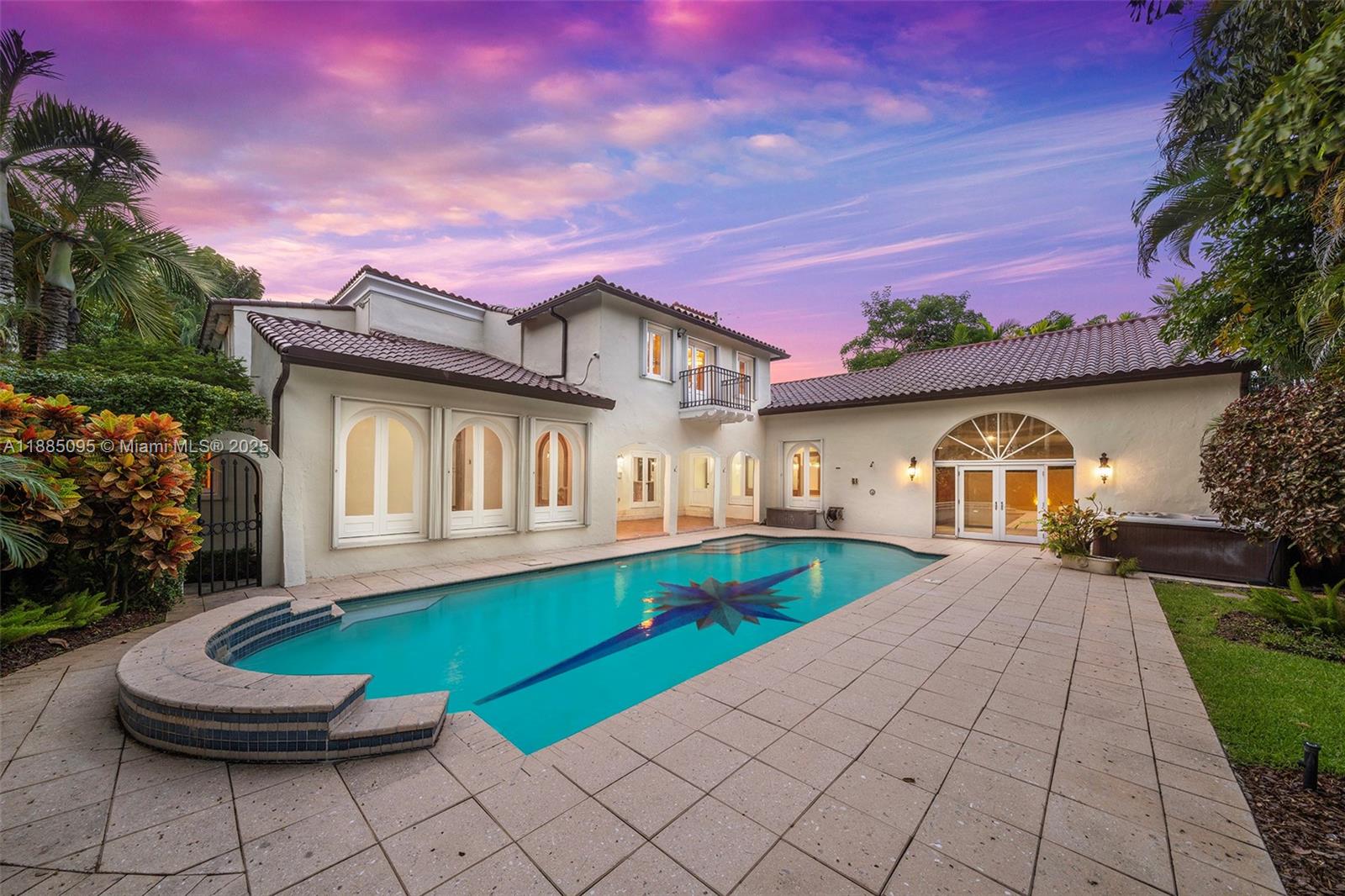 225 Alesio Ave