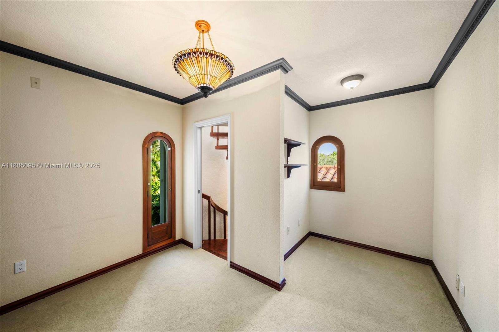 225 Alesio Ave