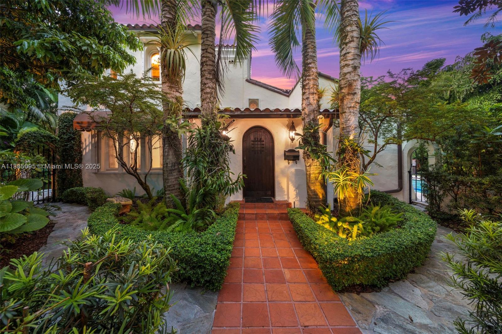 225 Alesio Ave