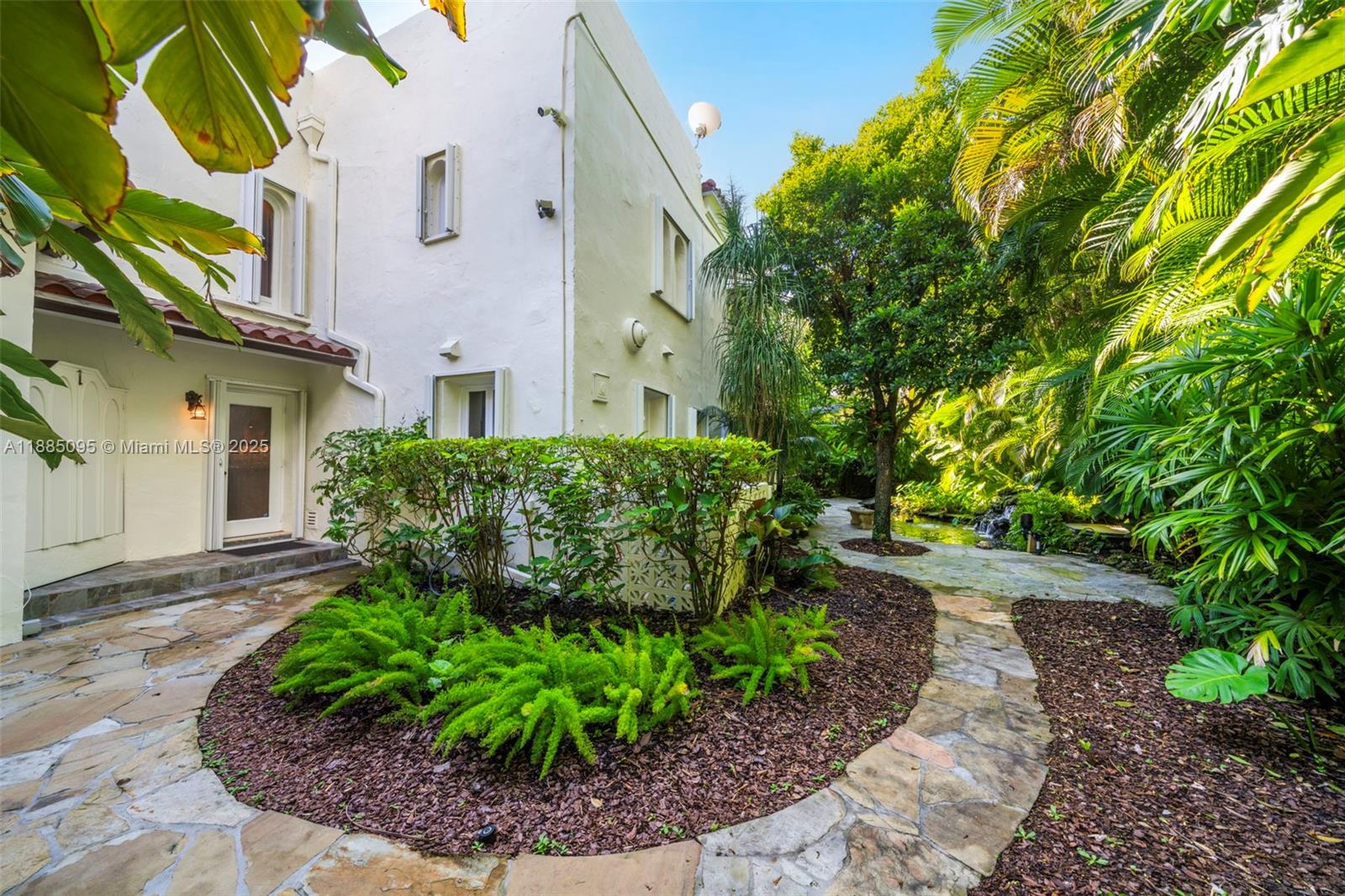 225 Alesio Ave