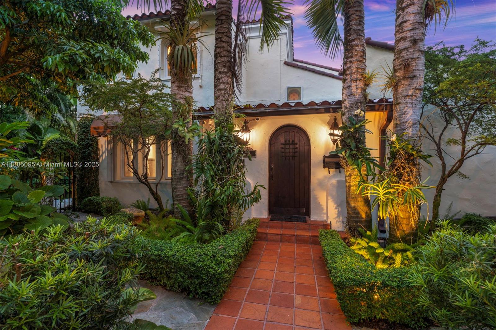 225 Alesio Ave