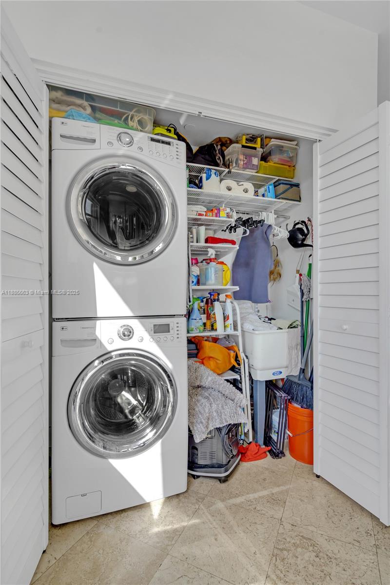 737 Crandon Blvd # 1 Unit: PH-1