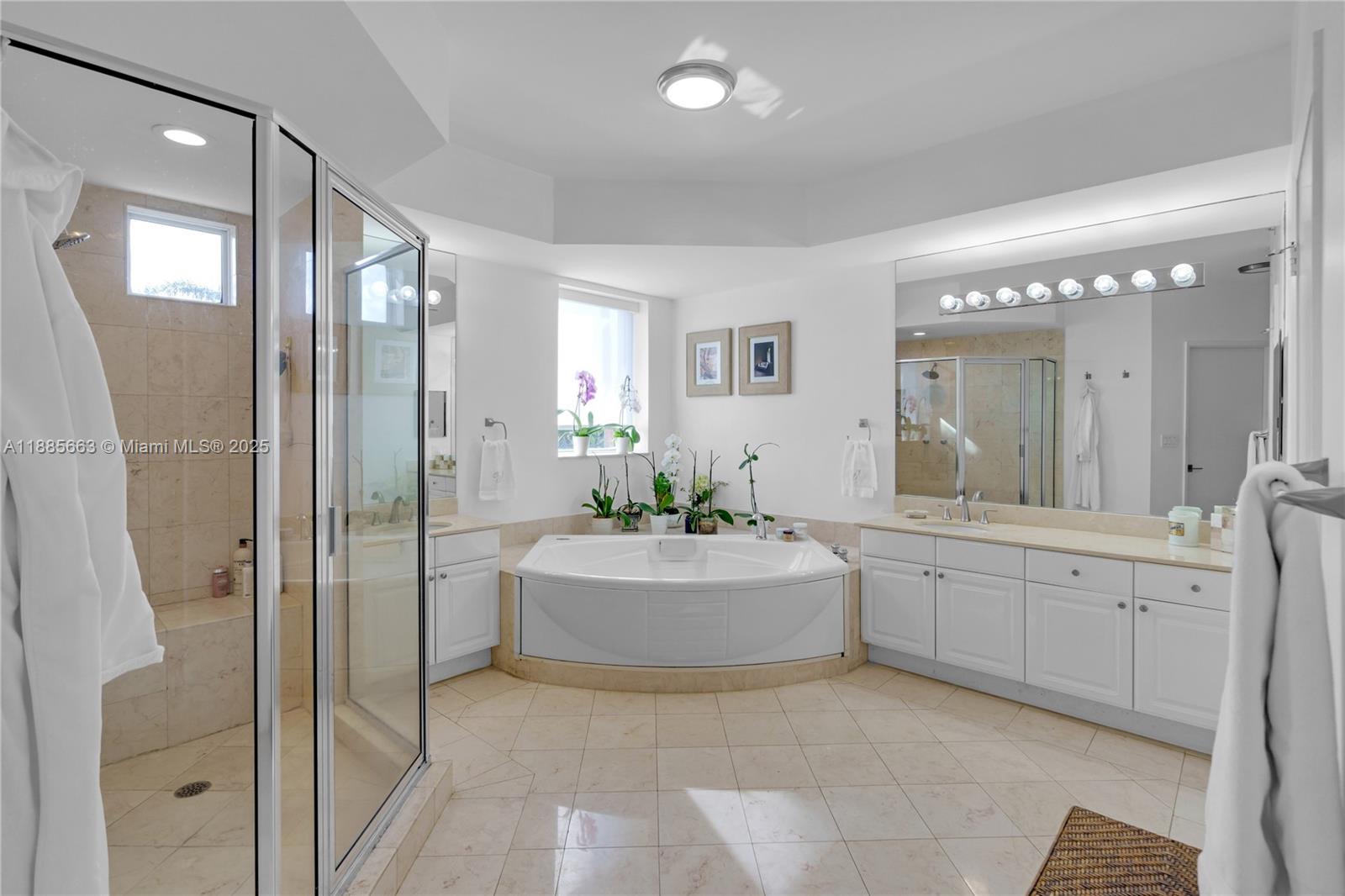 737 Crandon Blvd # 1 Unit: PH-1