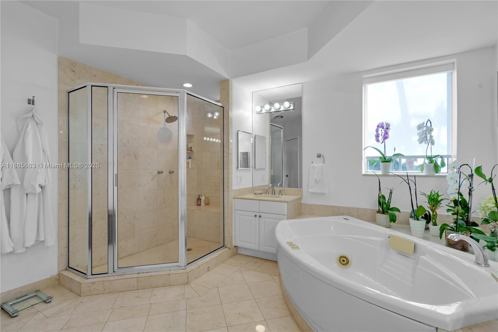 737 Crandon Blvd # 1 Unit: PH-1