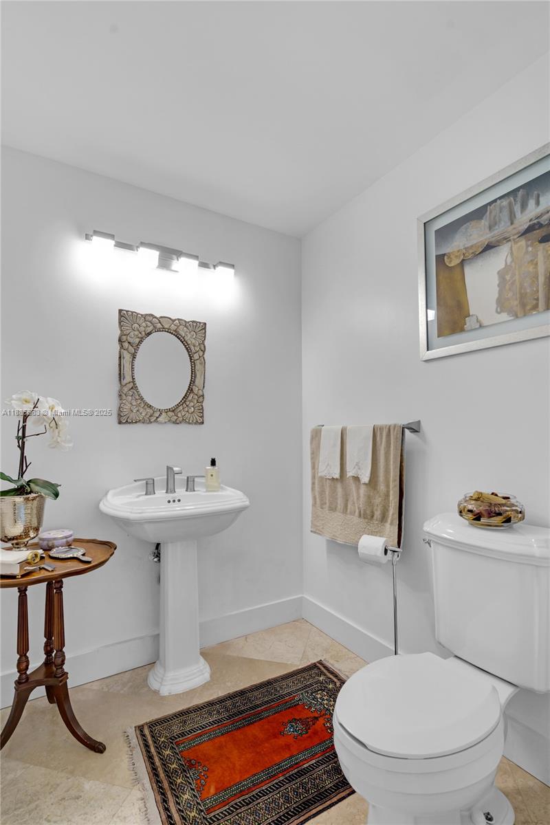 737 Crandon Blvd # 1 Unit: PH-1