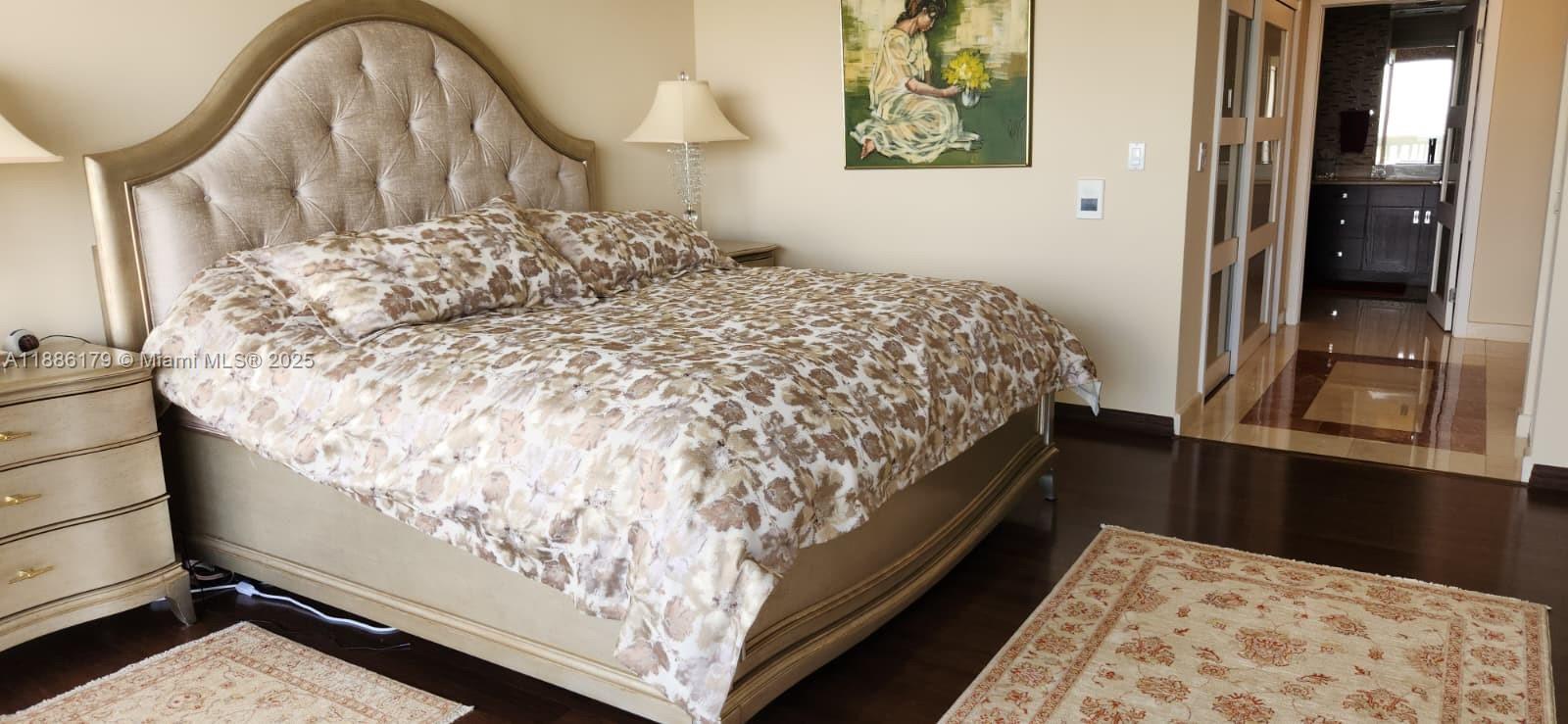 2000 Island Blvd # 2605