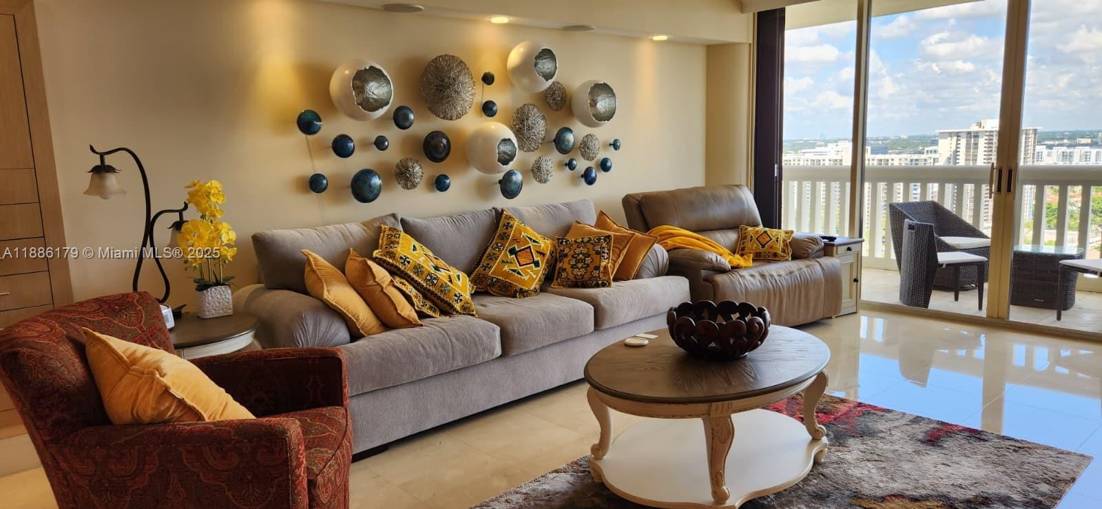 2000 Island Blvd # 2605