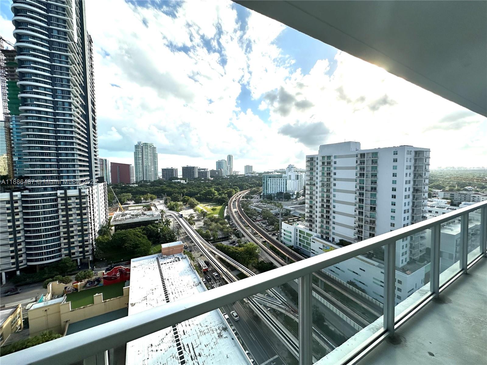 79 SW 12th St Unit: 2102-S