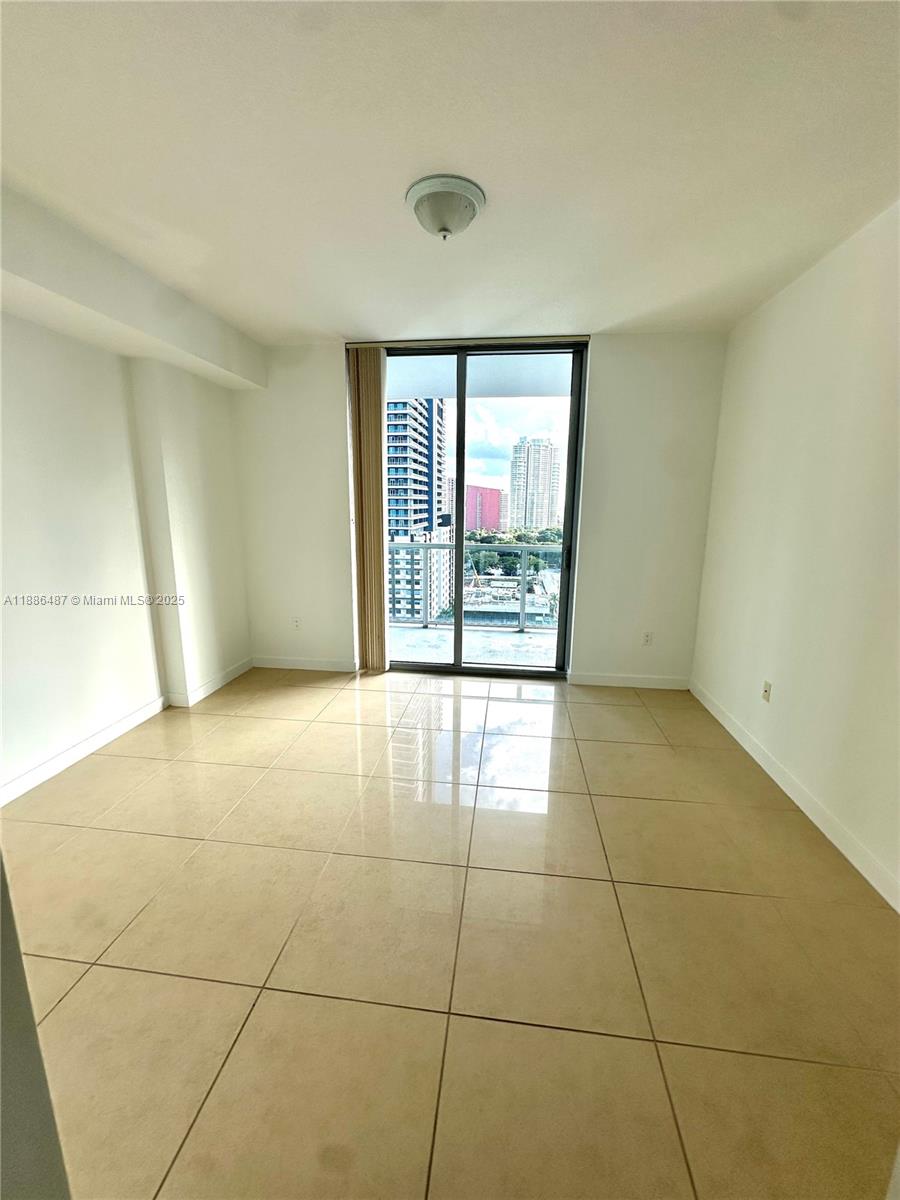 79 SW 12th St Unit: 2102-S