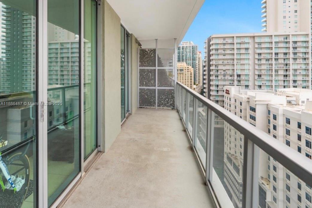 79 SW 12th St Unit: 2102-S