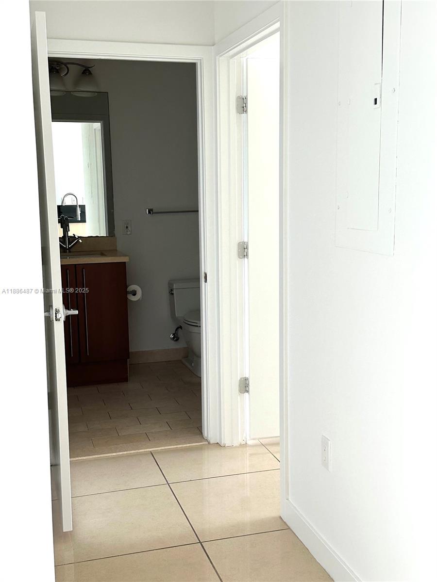 79 SW 12th St Unit: 2102-S