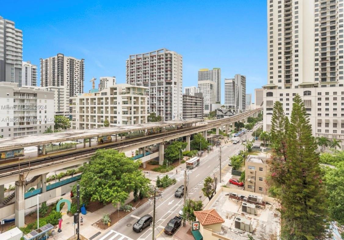 79 SW 12th St Unit: 2102-S