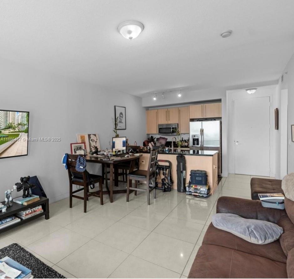 79 SW 12th St Unit: 2102-S