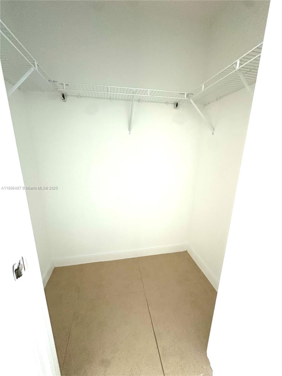 79 SW 12th St Unit: 2102-S