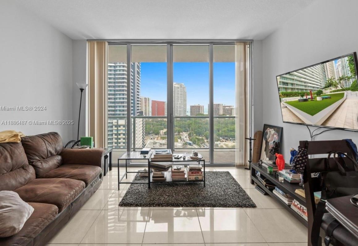 79 SW 12th St Unit: 2102-S