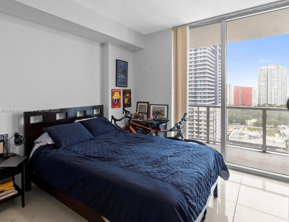 79 SW 12th St Unit: 2102-S