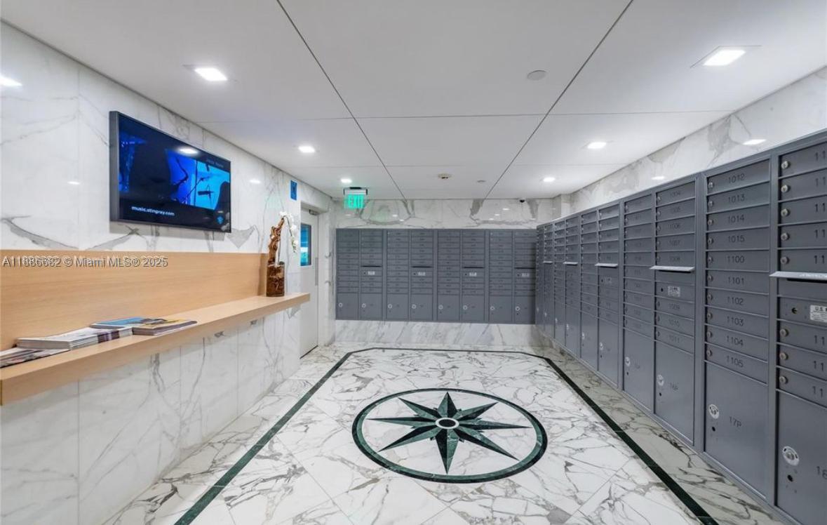 199 Ocean Lane Dr # 115