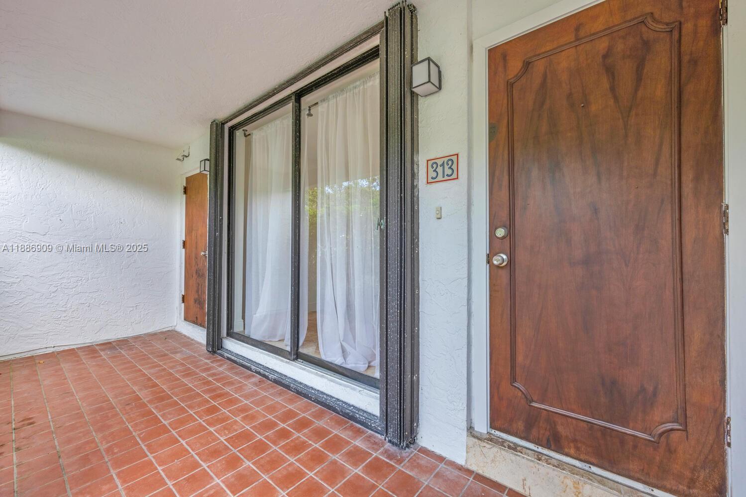 450 Grapetree Dr # 313