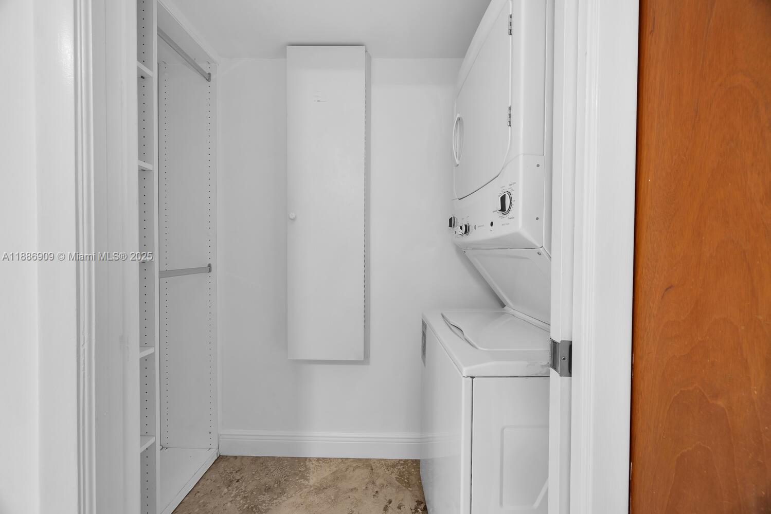 450 Grapetree Dr # 313