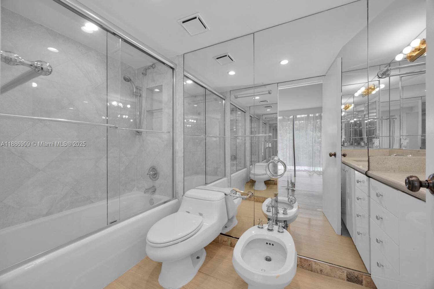 450 Grapetree Dr # 313