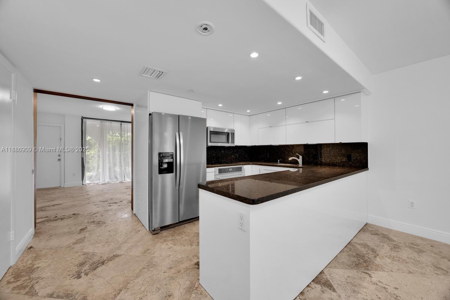 450 Grapetree Dr # 313