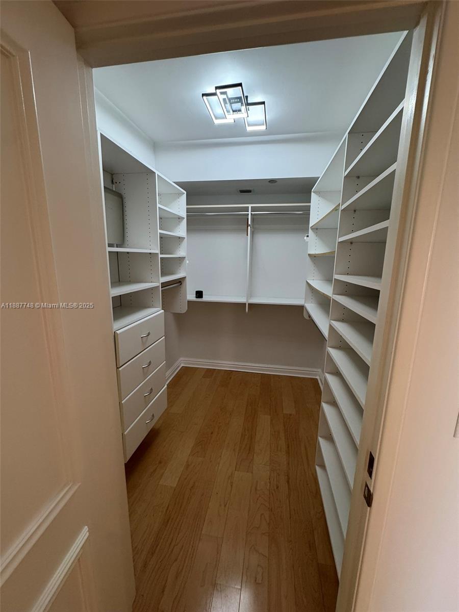 791 Crandon Blvd # 1506