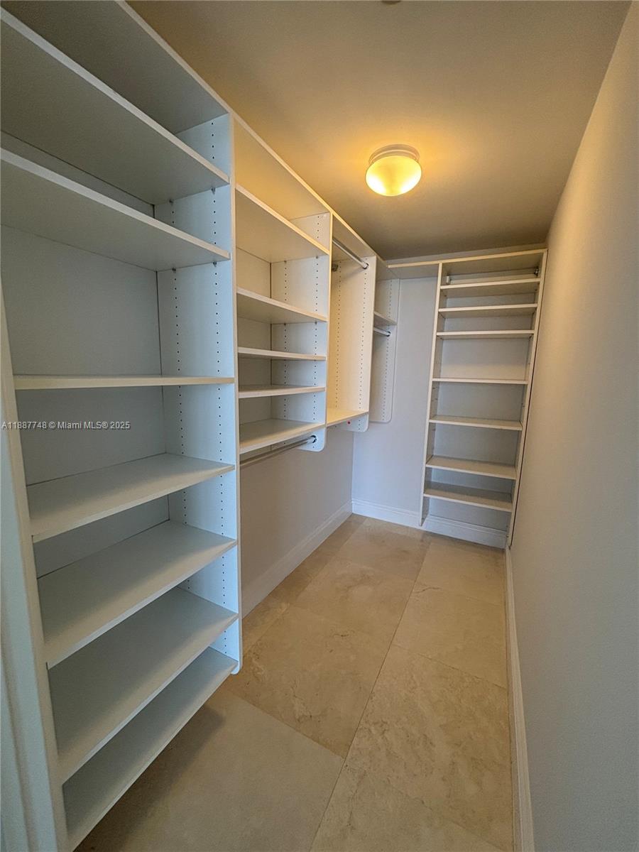 791 Crandon Blvd # 1506