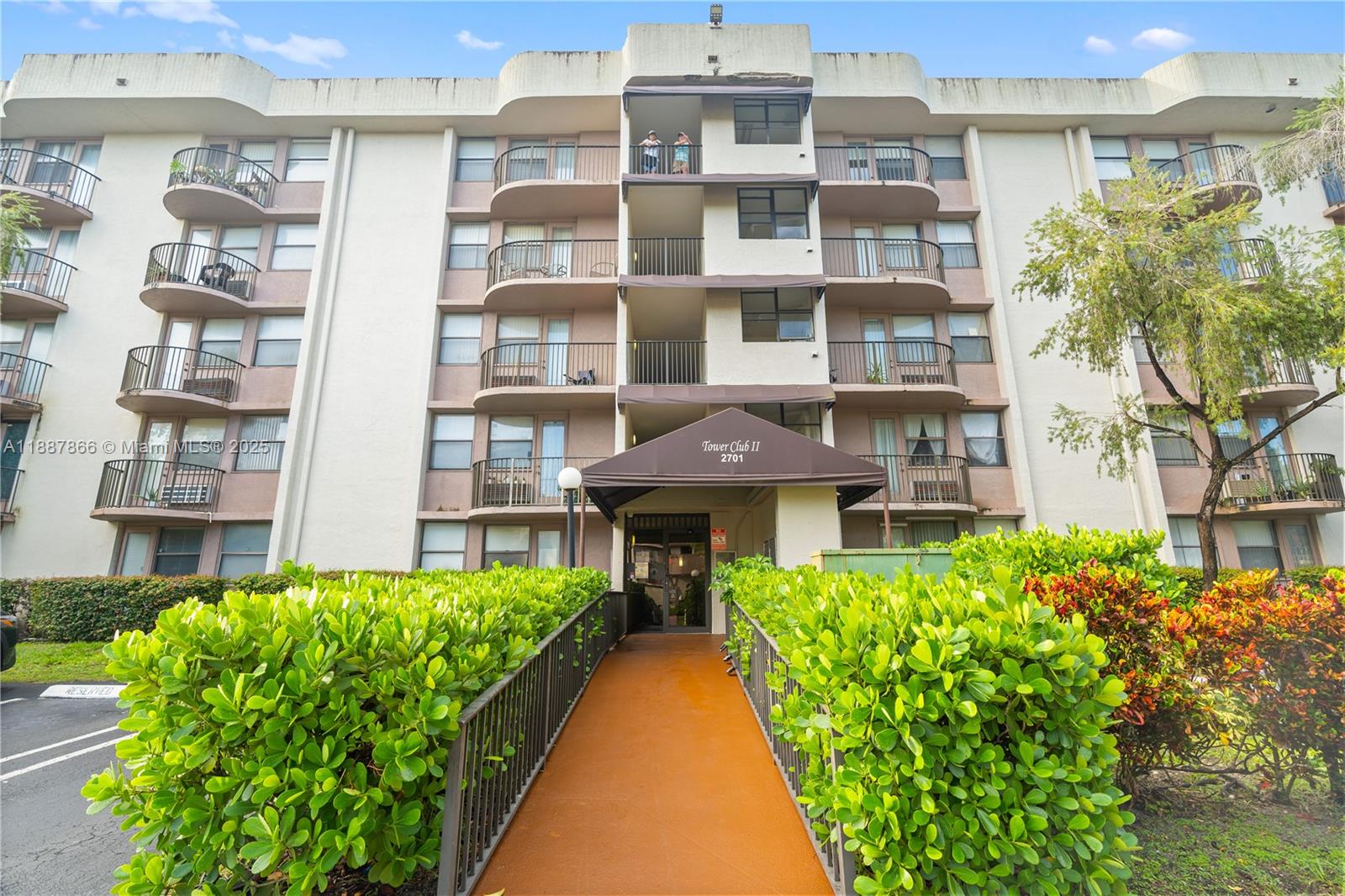 2701 Riverside Dr # B Unit: 413-B