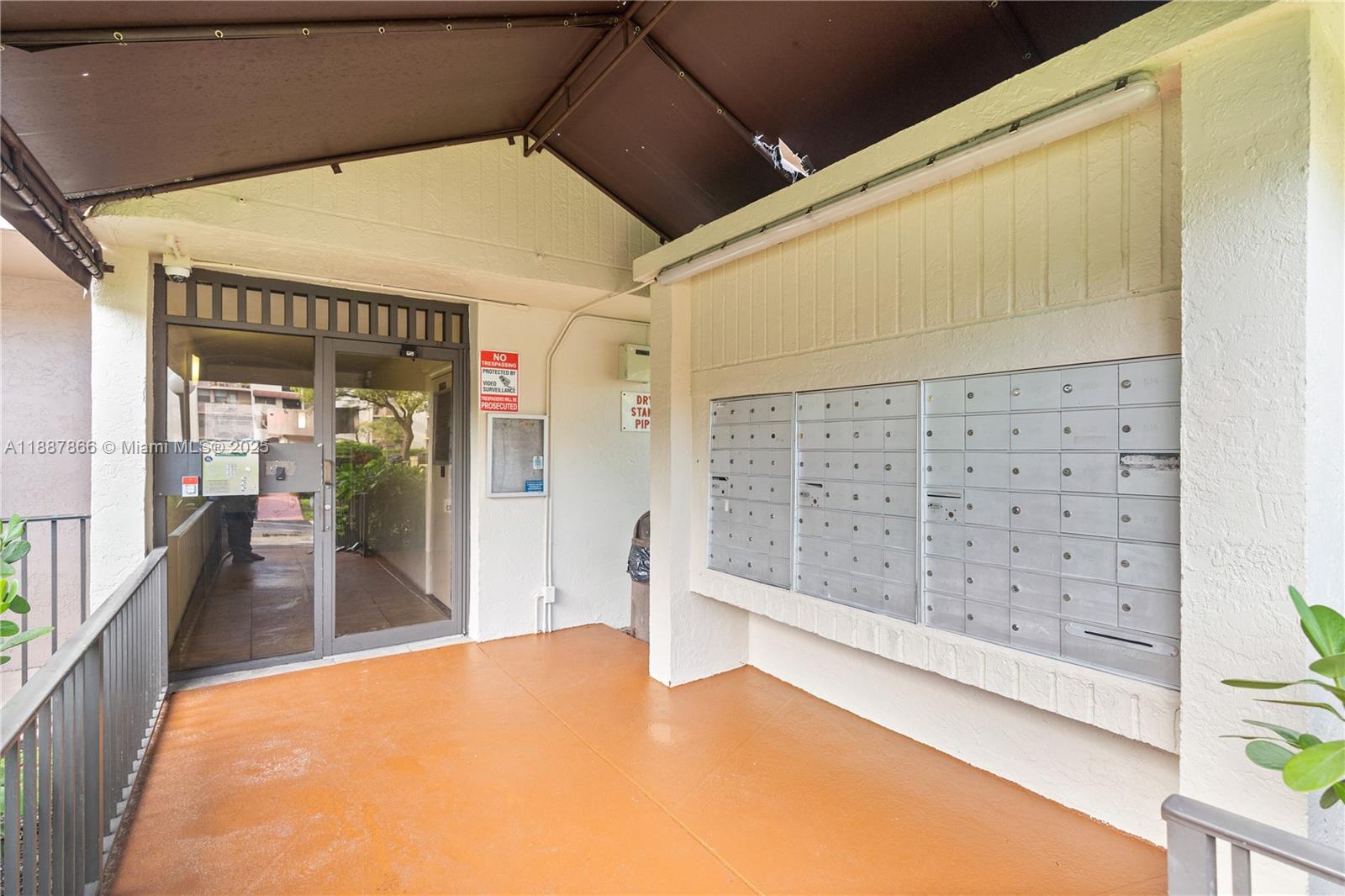 2701 Riverside Dr # B Unit: 413-B