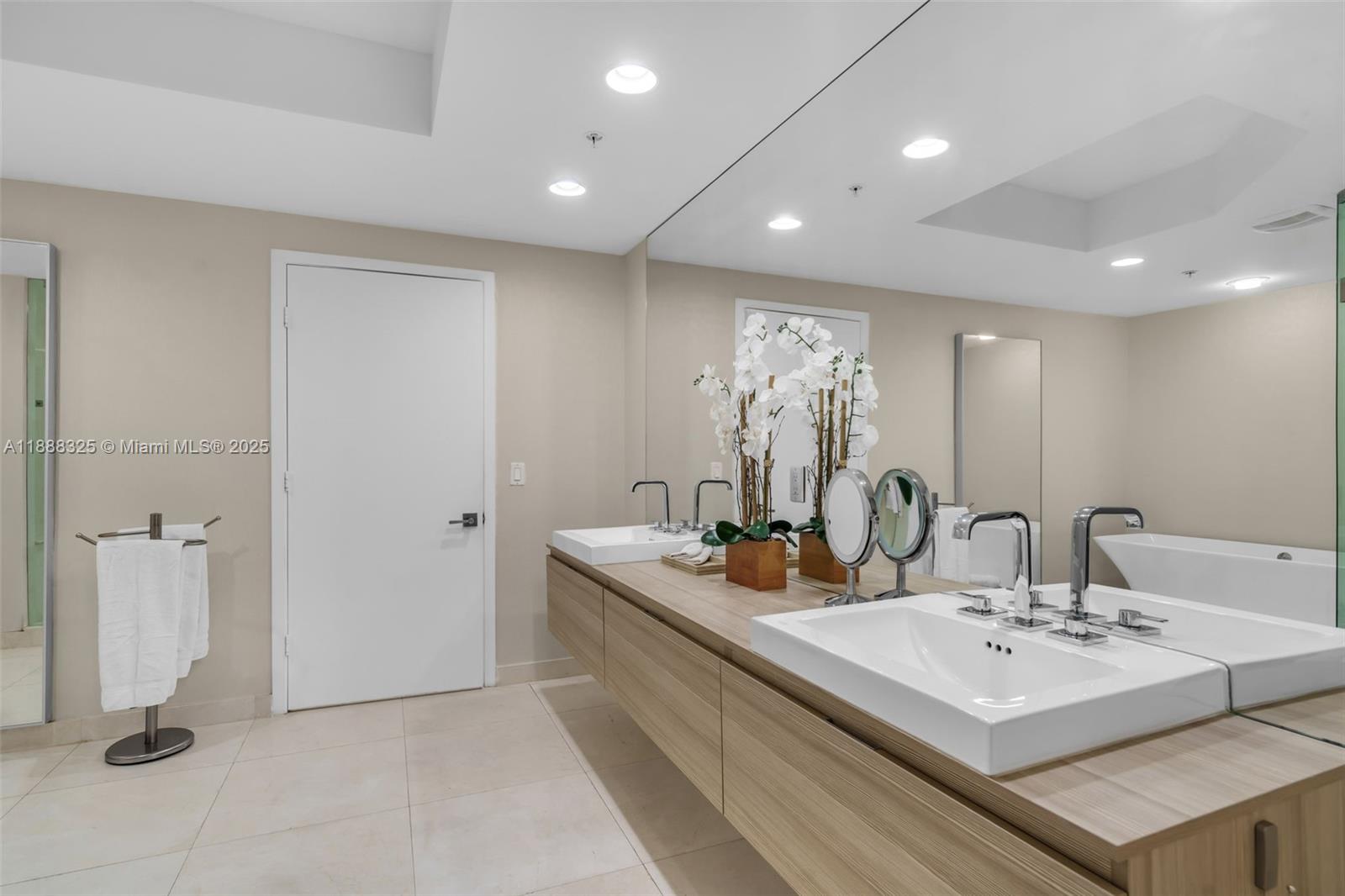 17301 Biscayne Blvd # 501