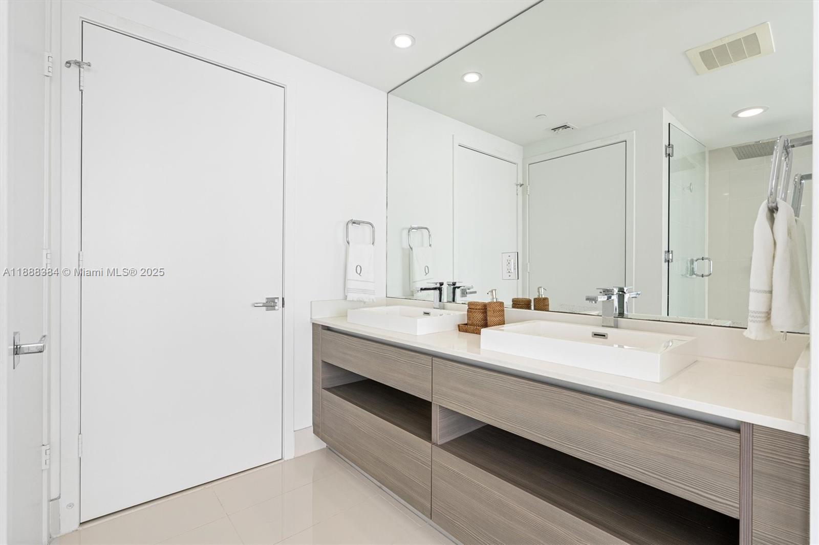 460 NE 28th St # 3508