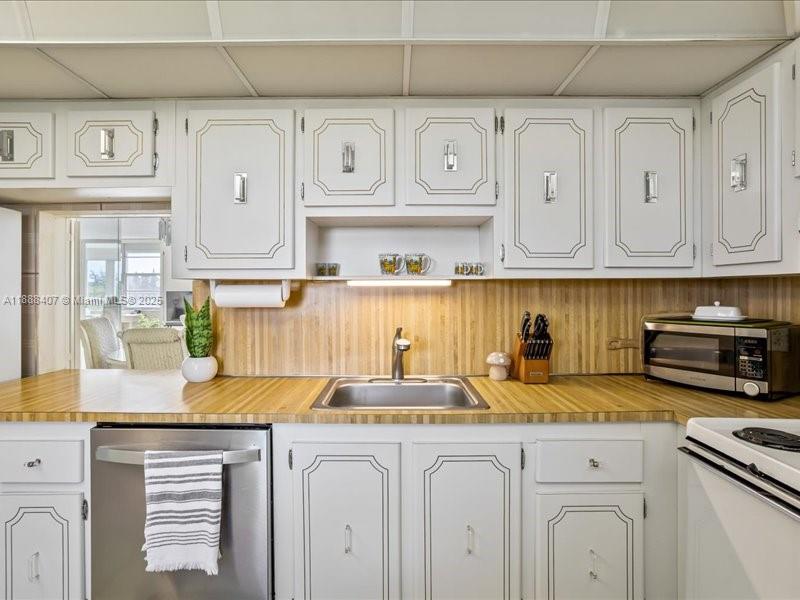 6200 NW 2nd Ave # 418