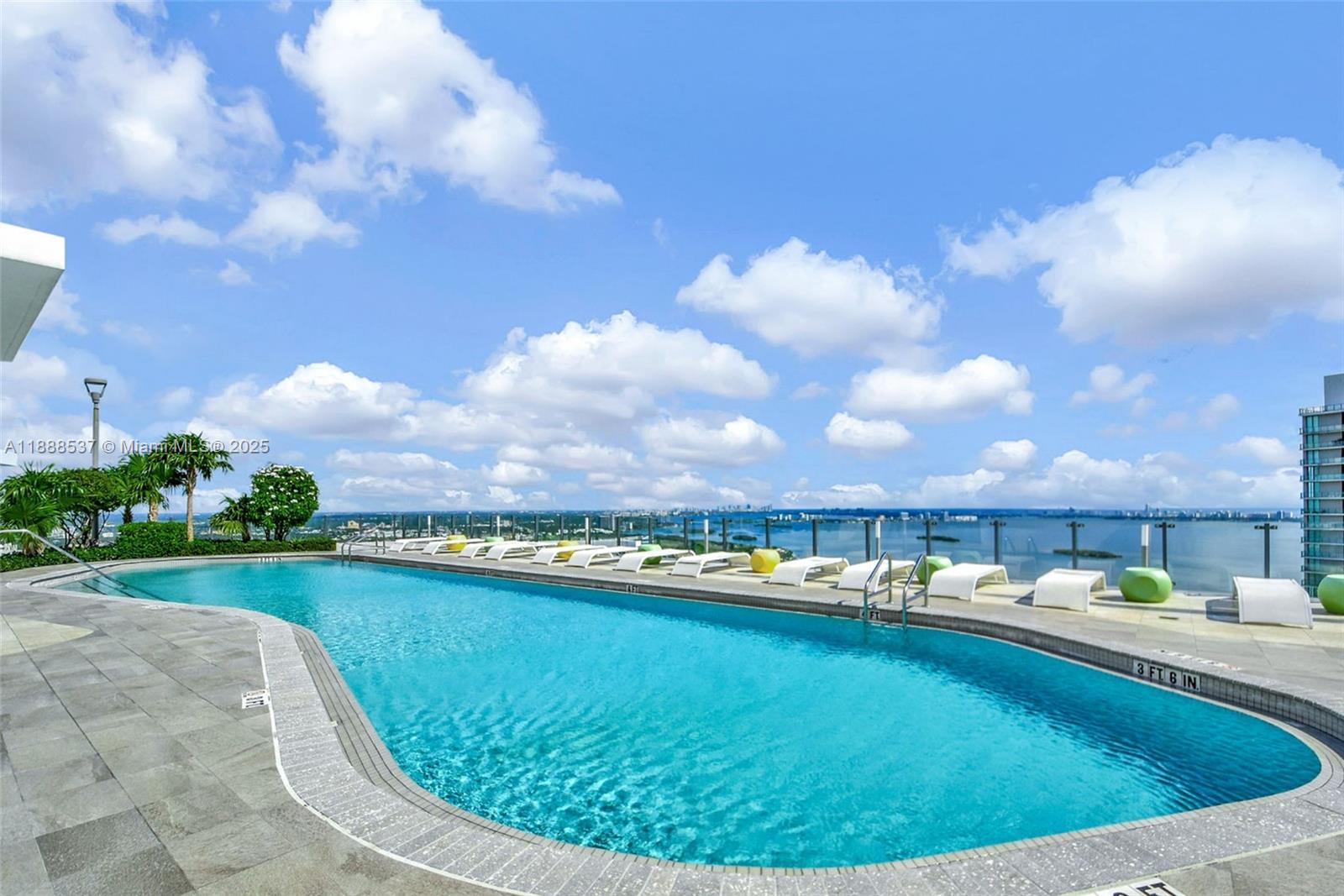 501 NE 31st St # 2002