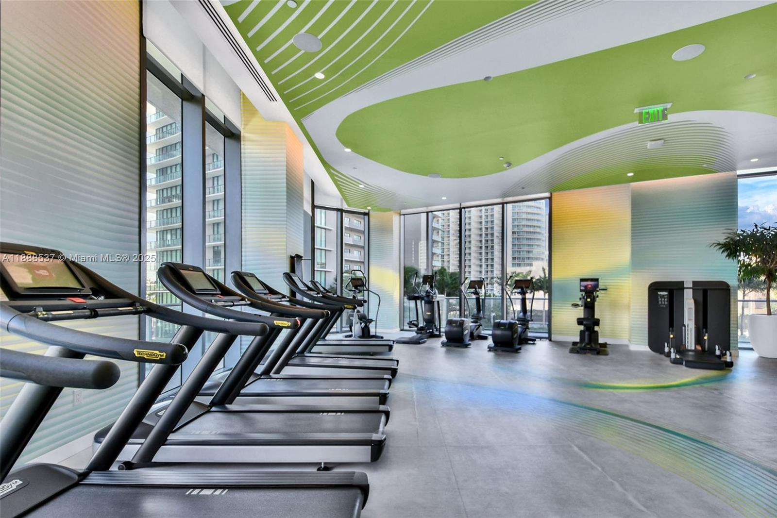 501 NE 31st St # 2002