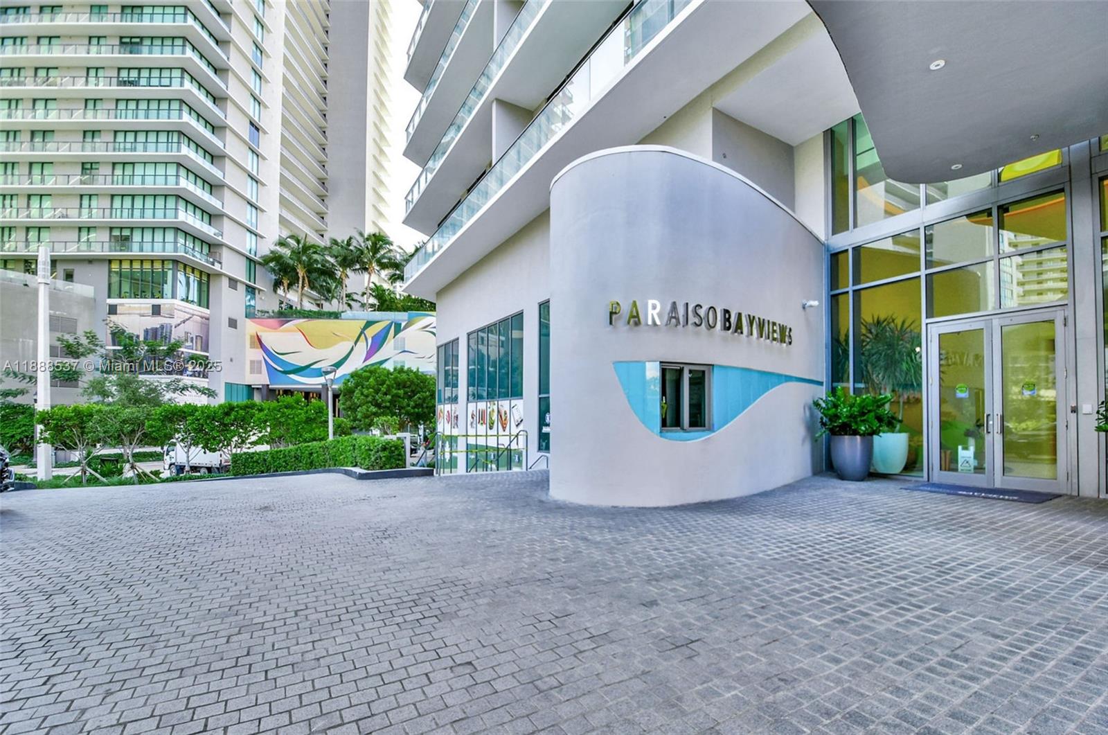 501 NE 31st St # 2002