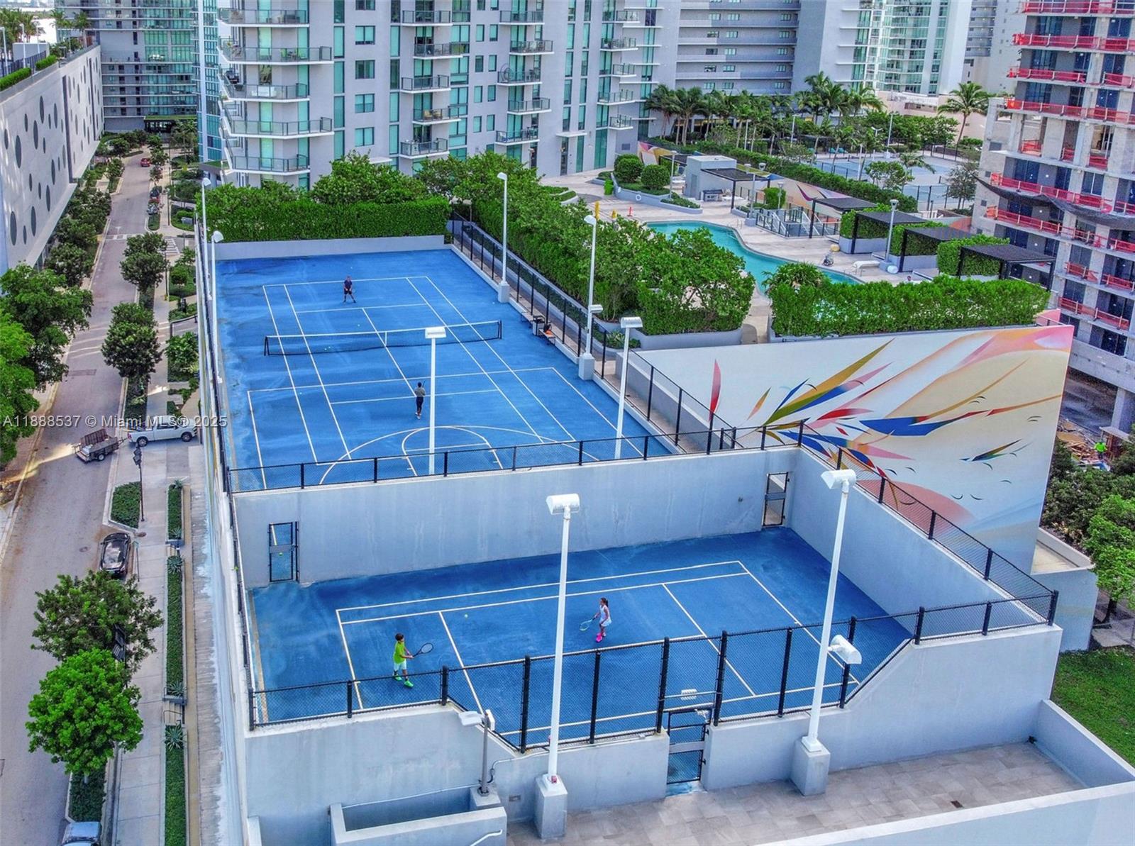 501 NE 31st St # 2002