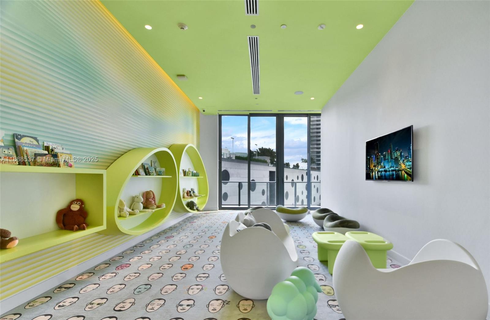 501 NE 31st St # 2002