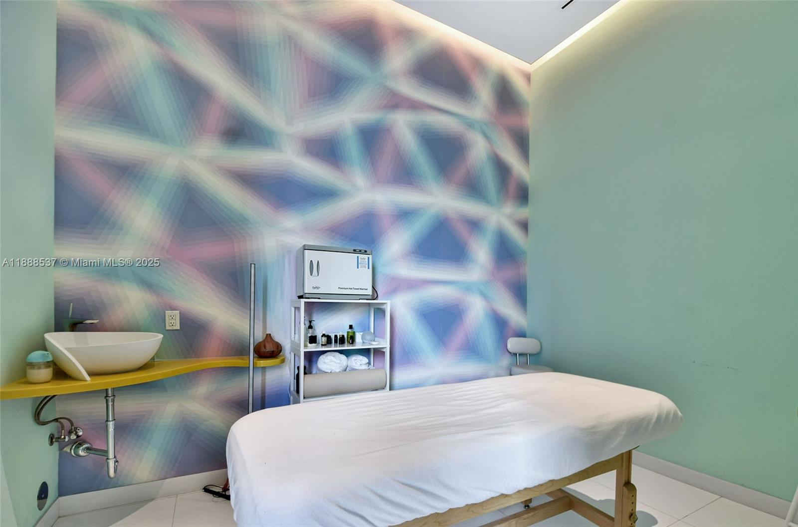 501 NE 31st St # 2002