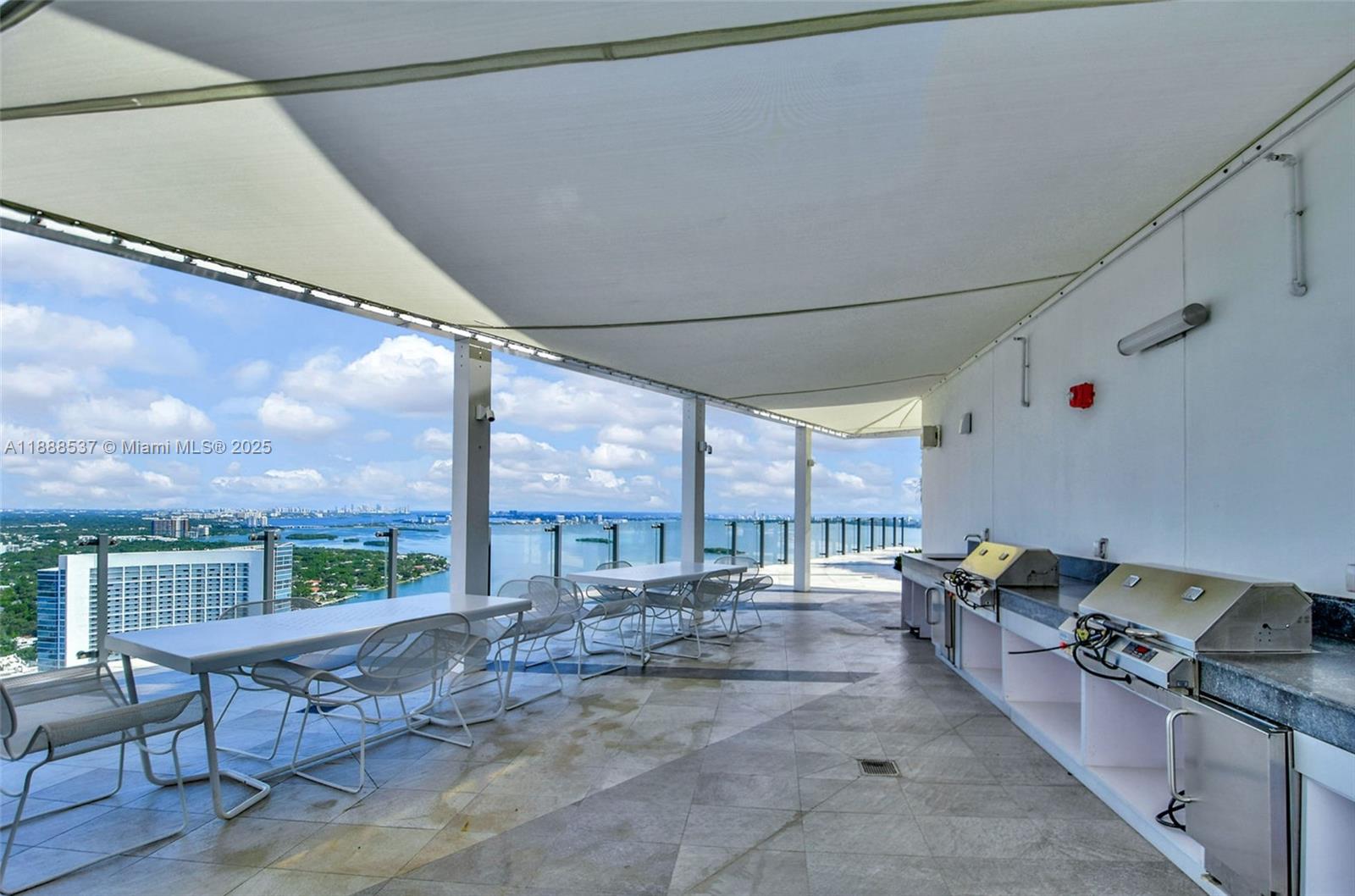 501 NE 31st St # 2002