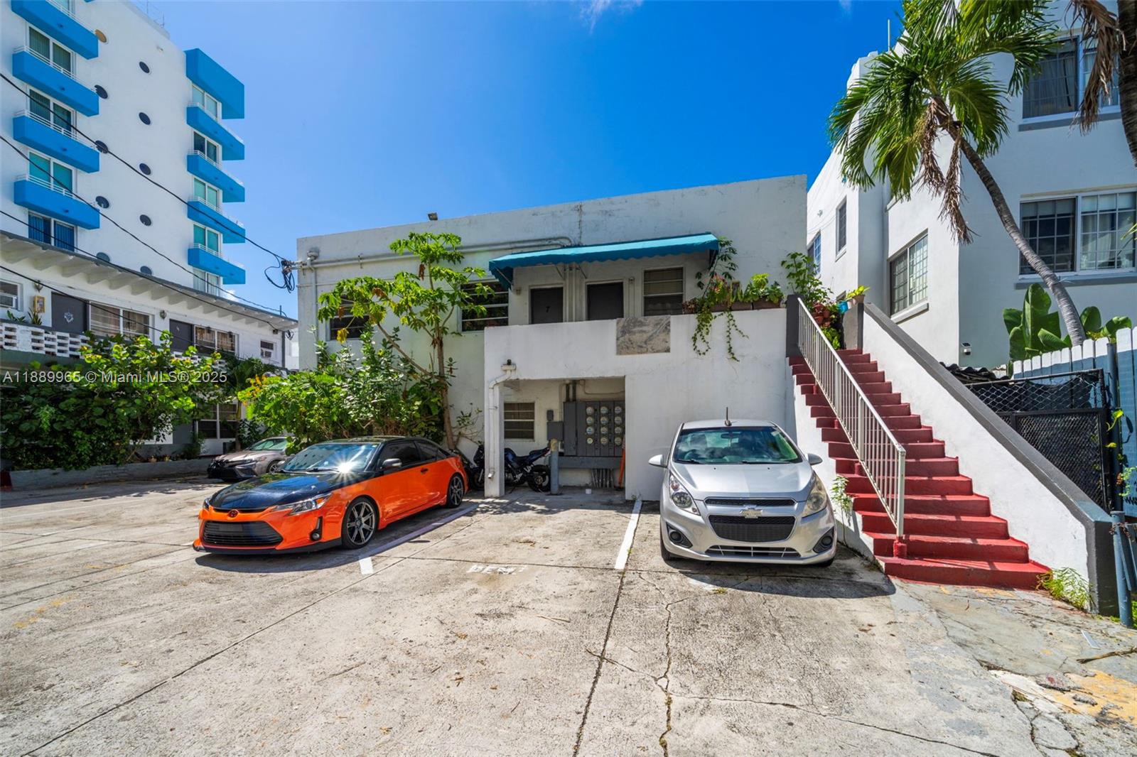 249 Collins Ave