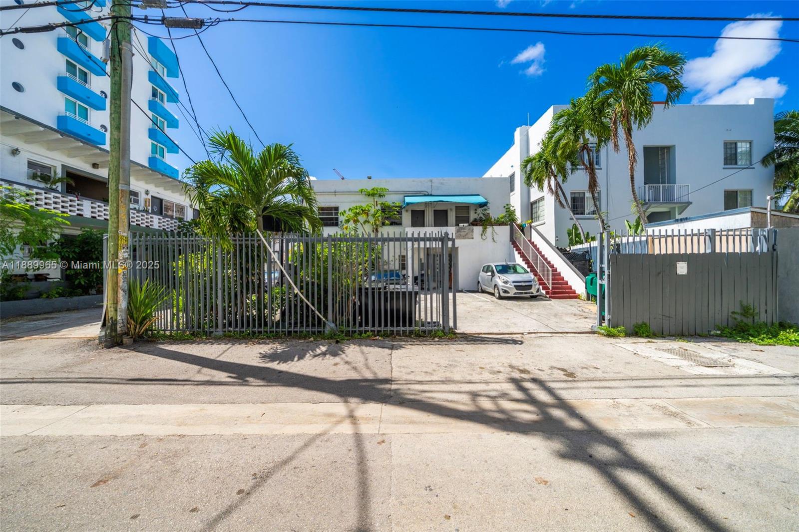 249 Collins Ave
