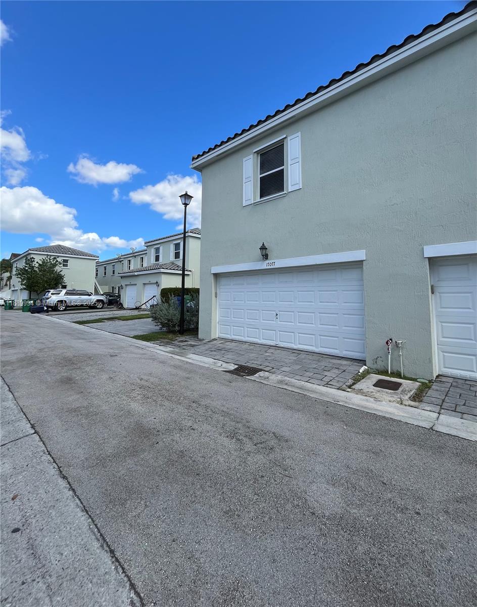 17077 SW 93rd St Rear