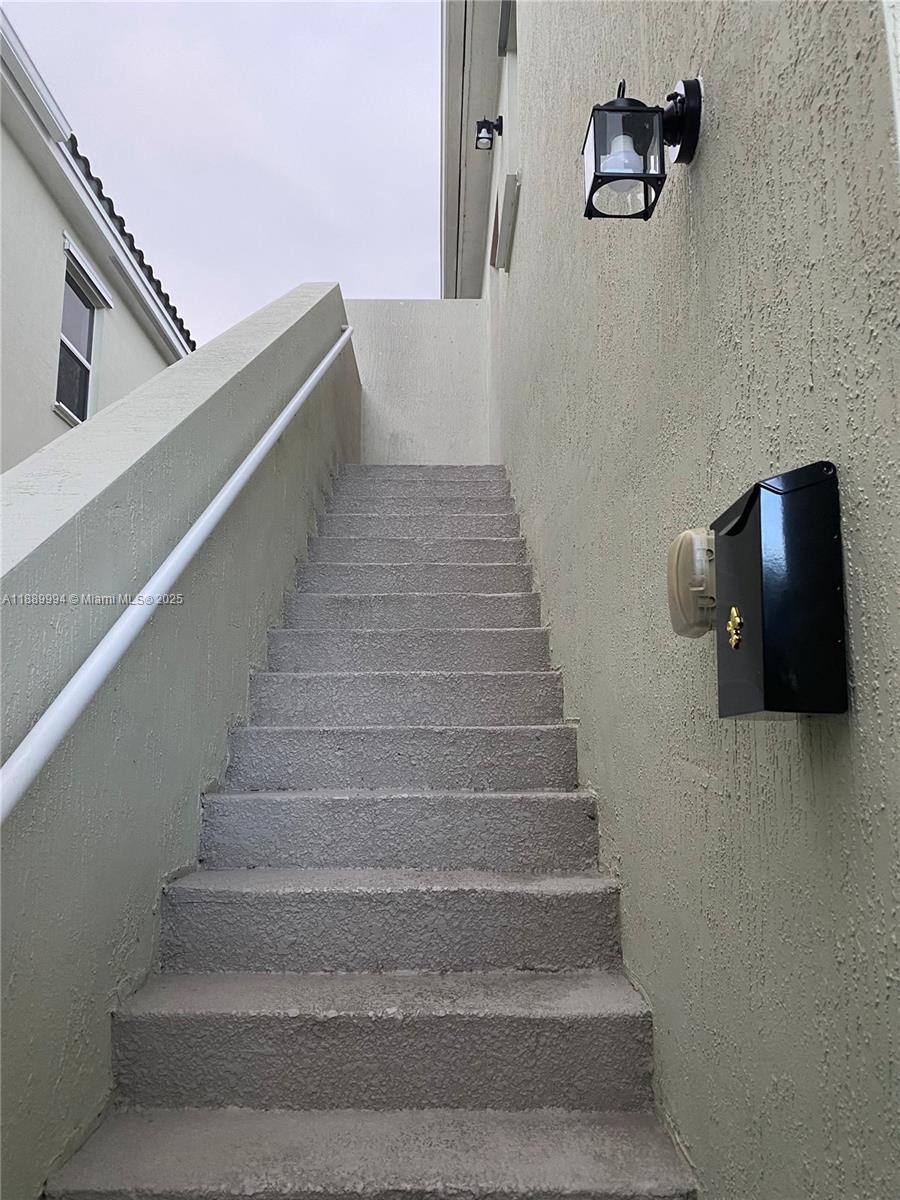 17077 SW 93rd St Rear