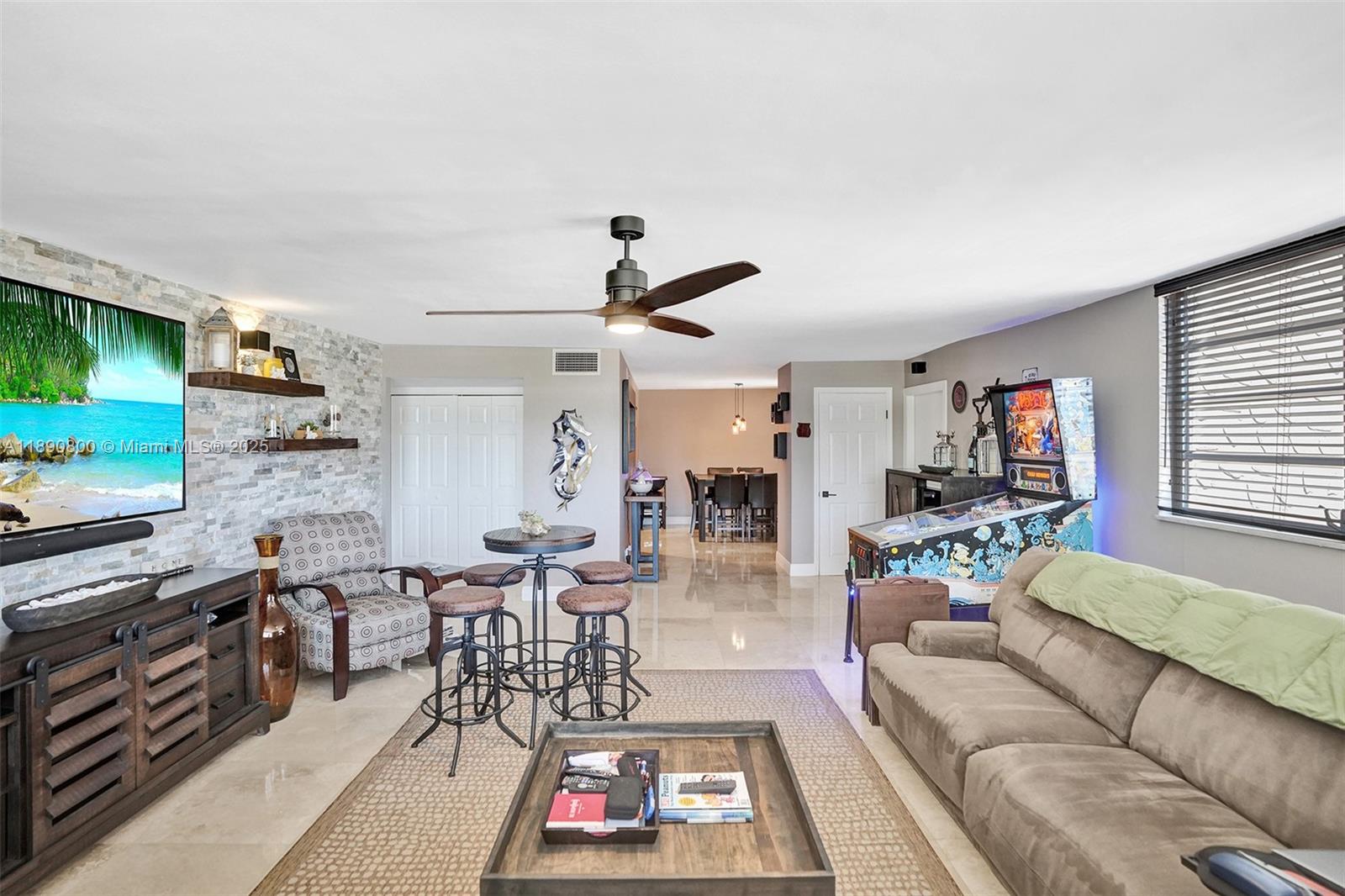 1811 Jefferson St # 310