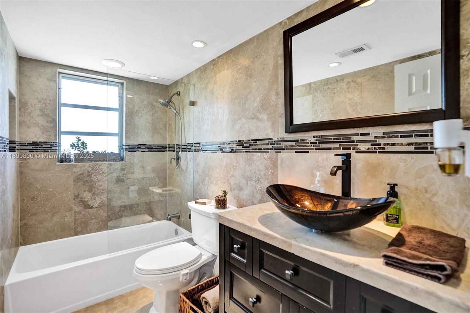 1811 Jefferson St # 310