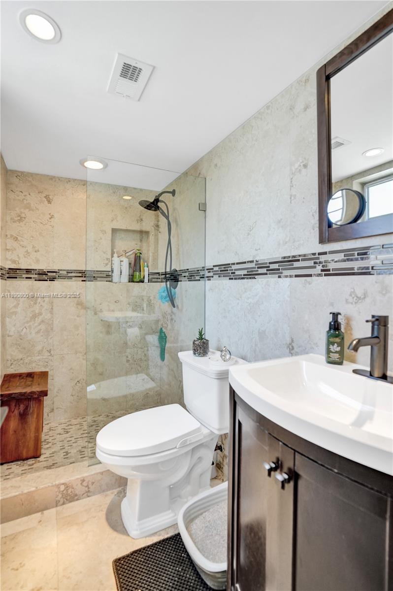 1811 Jefferson St # 310