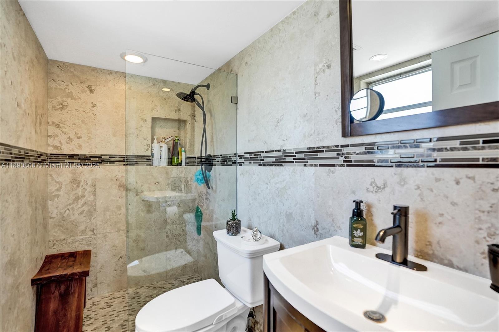 1811 Jefferson St # 310