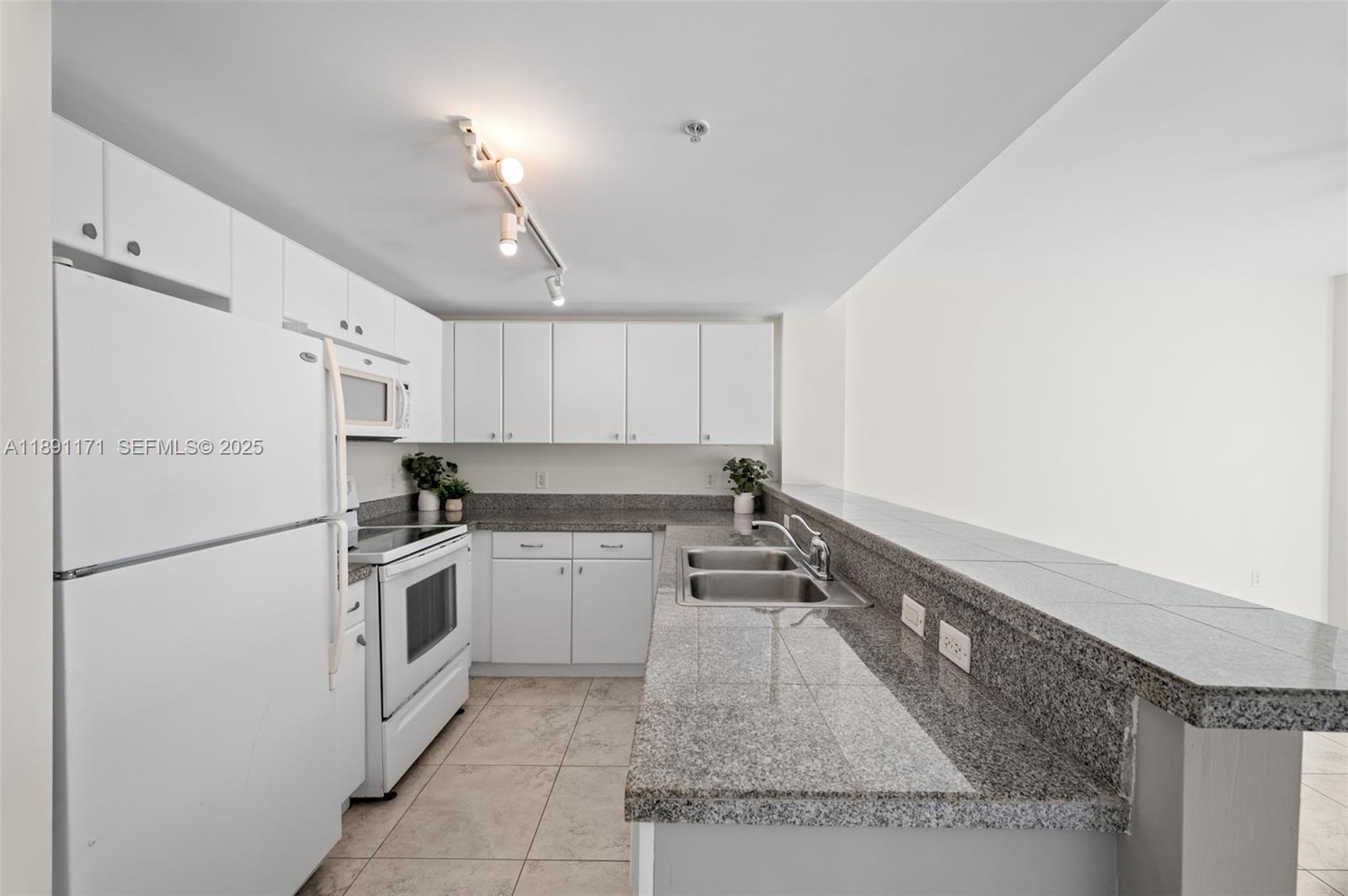 2740 SW 28th Ter # 306