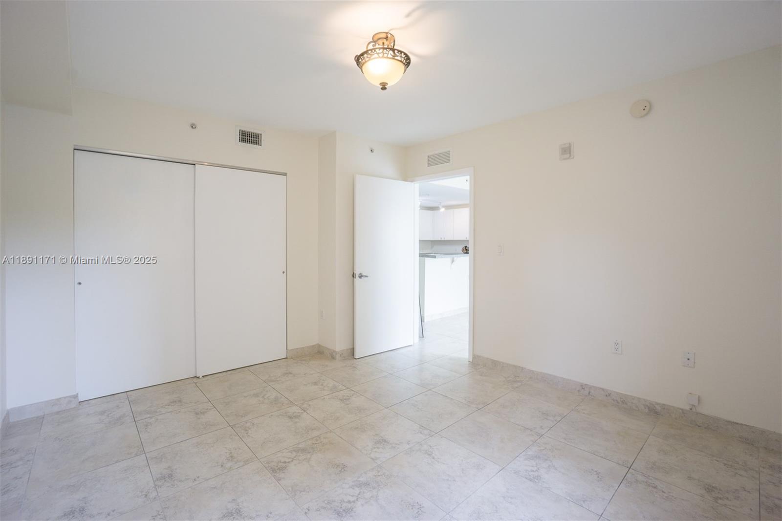 2740 SW 28th Ter # 306